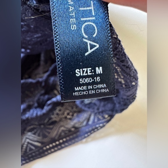 Nautica Intimates Navy‎ Razor Back Bralette Size Medium - Picture 7 of 8